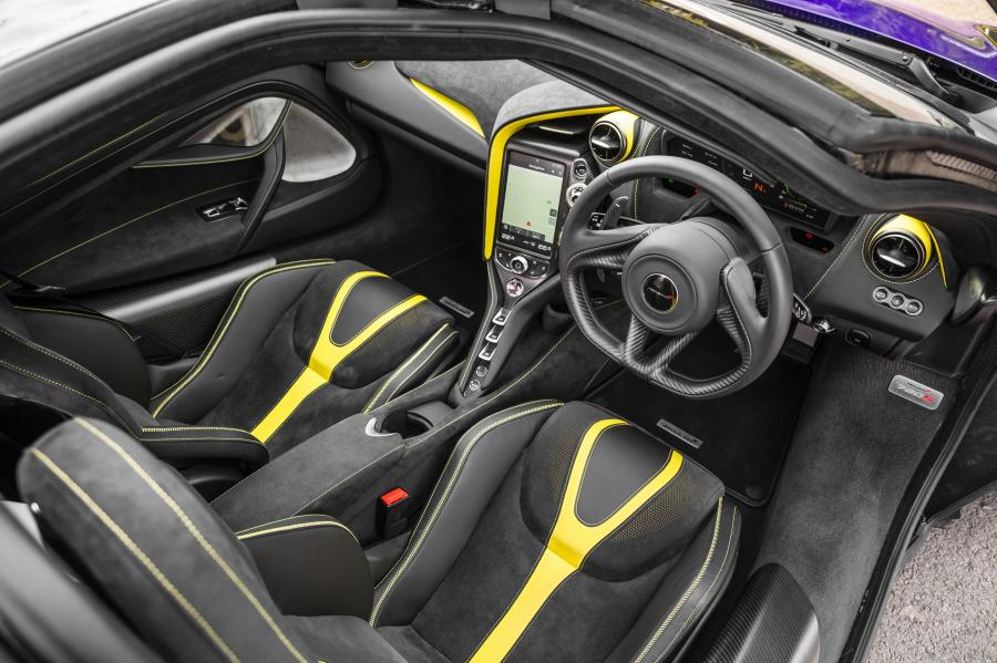 Интерьер McLaren 720S Coupe 2017 года  (UK) (фото 43 из 45)